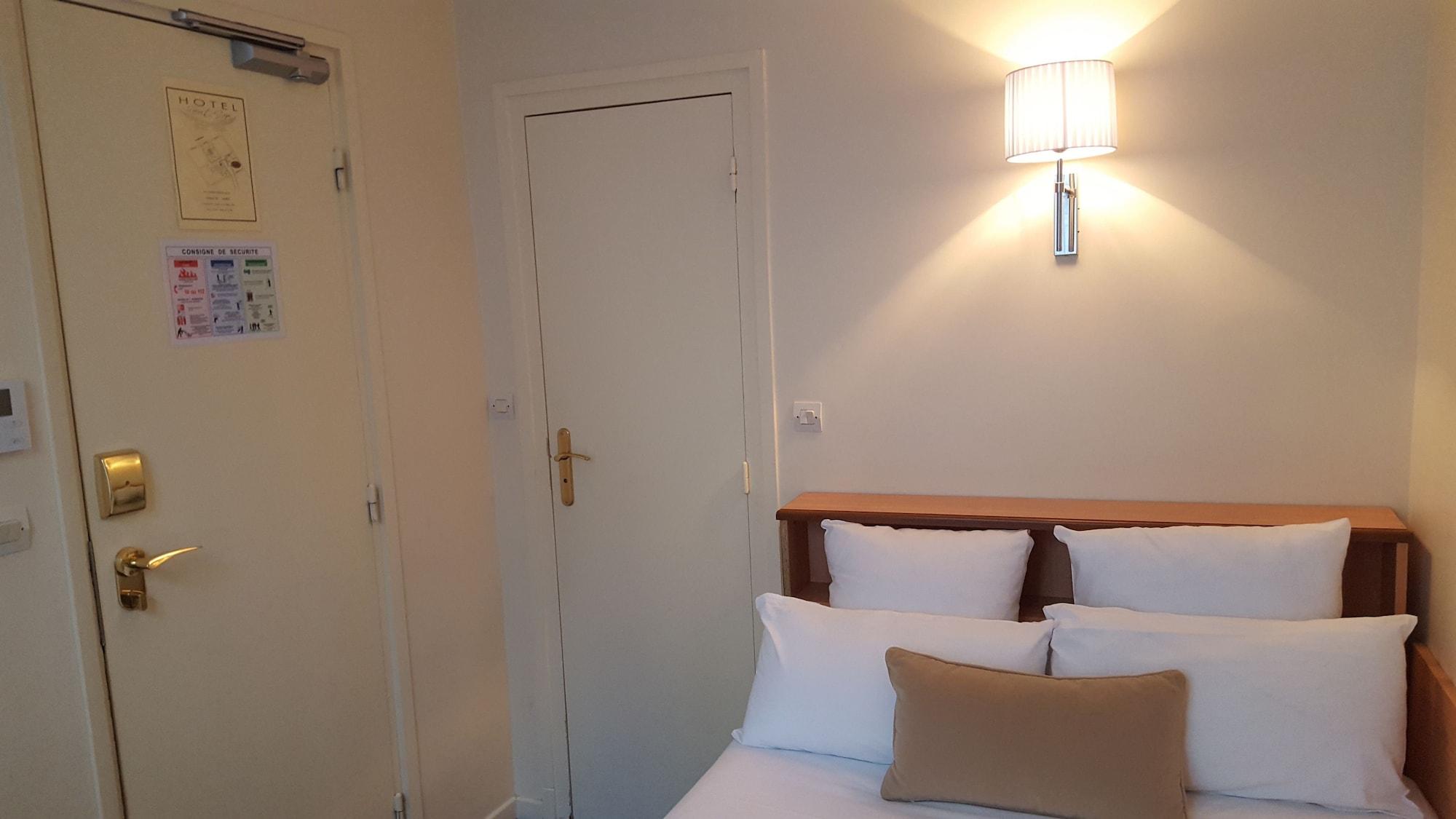 פריז Hotel Saint Cyr Etoile מראה חיצוני תמונה