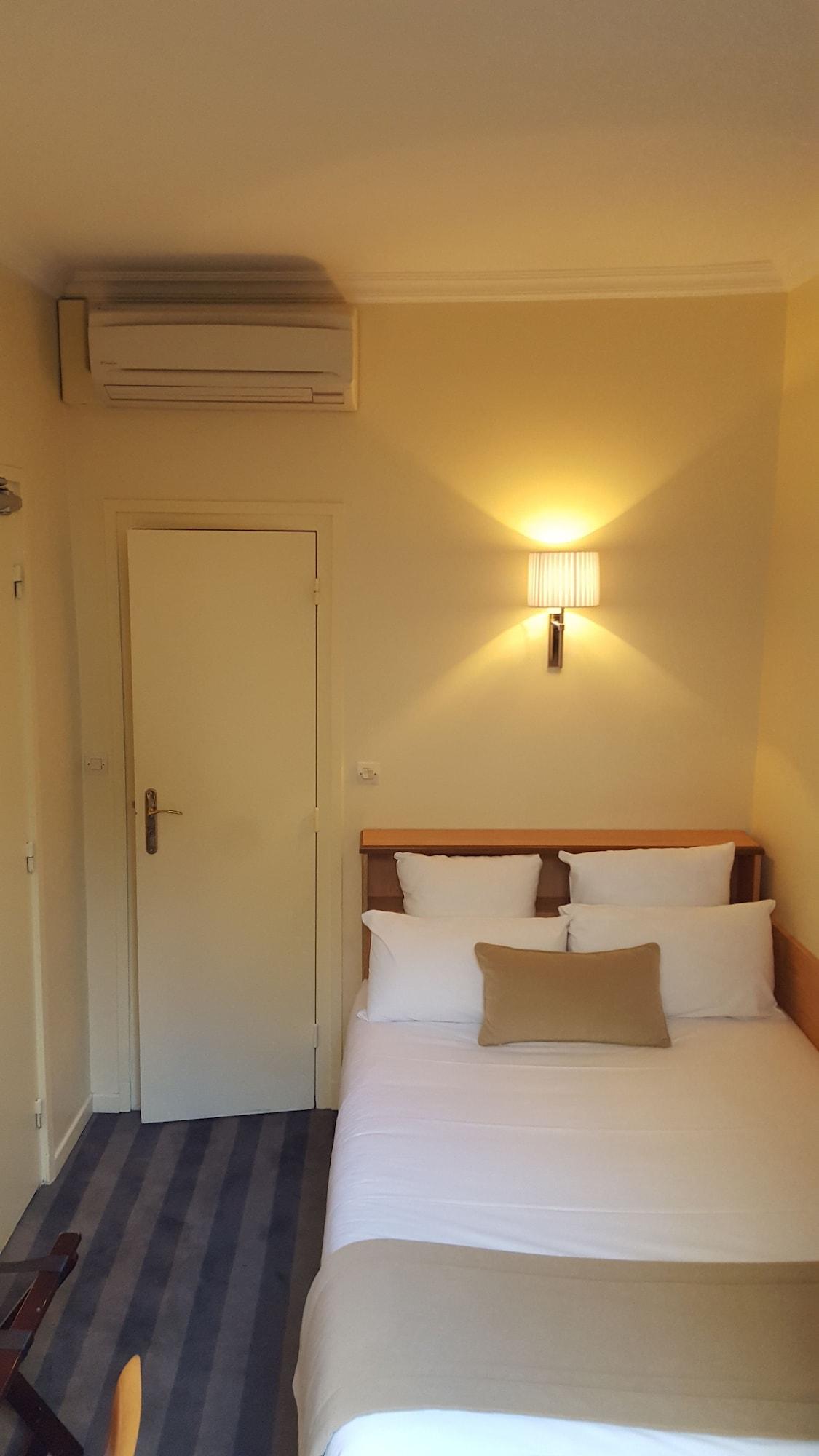 פריז Hotel Saint Cyr Etoile מראה חיצוני תמונה