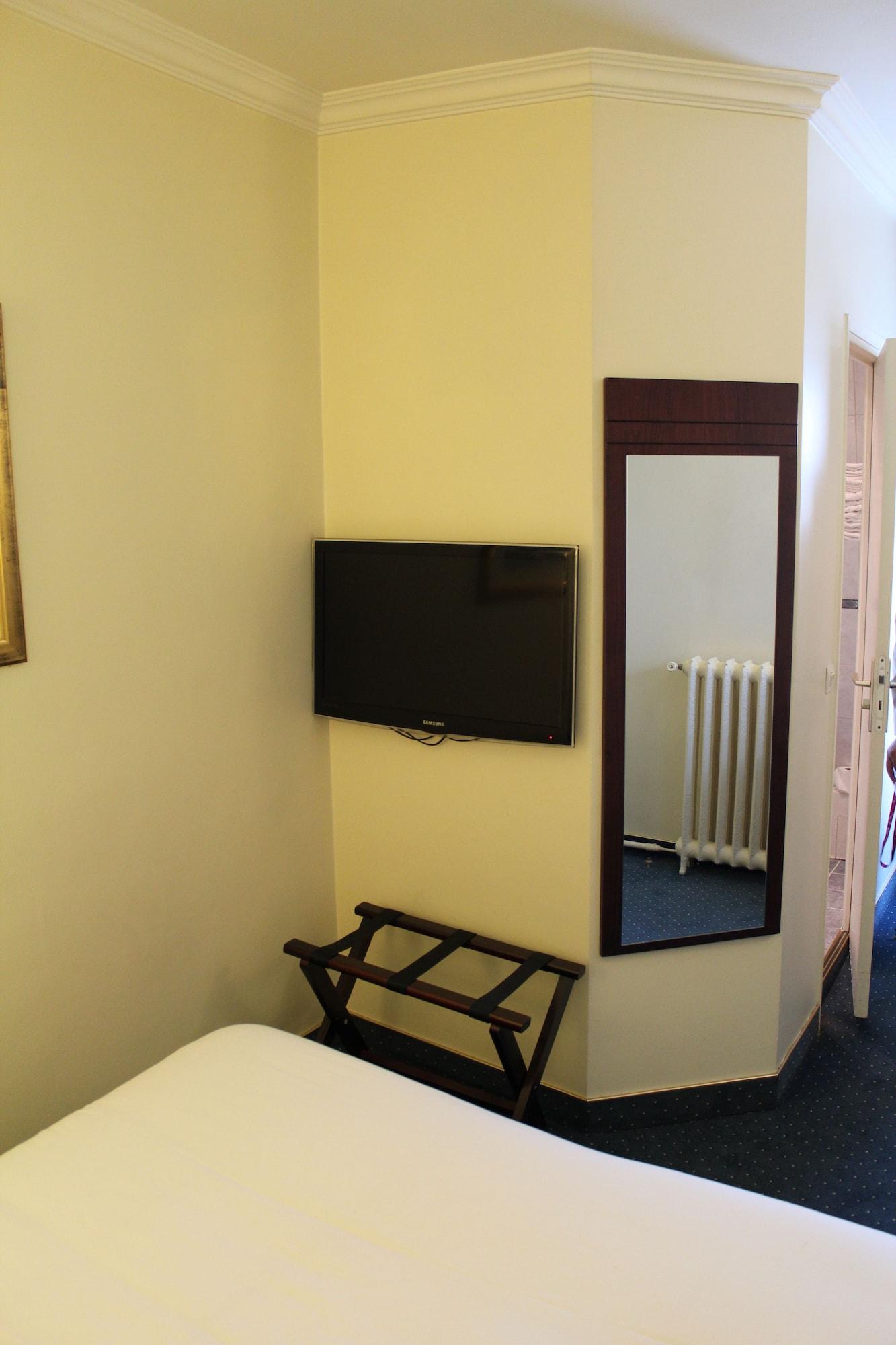 פריז Hotel Saint Cyr Etoile מראה חיצוני תמונה