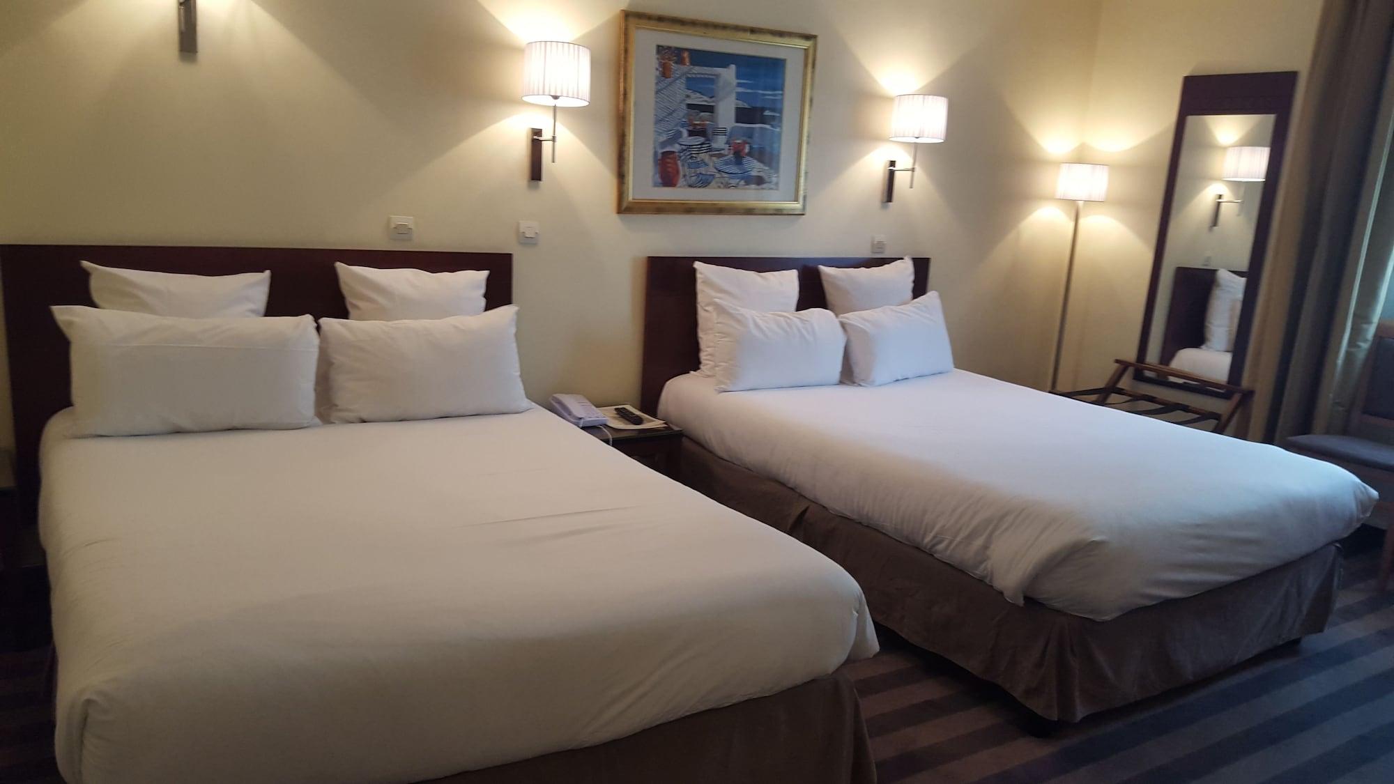 פריז Hotel Saint Cyr Etoile מראה חיצוני תמונה